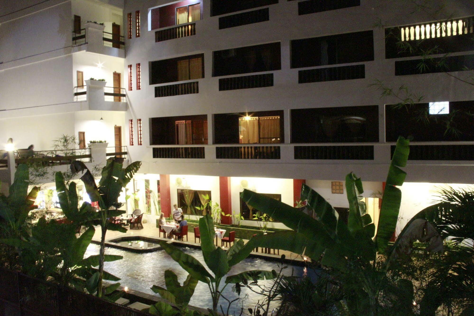 Mekong Angkor Deluxe Hotel Siem Reap Exterior photo